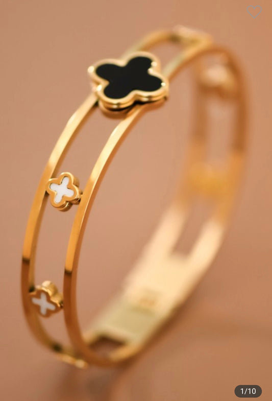 Black Clover Bangle - 18k Gold Plated Stainless Steel